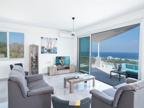 Villa, 4 Bedrooms, Private Pool, Garden View | Living area