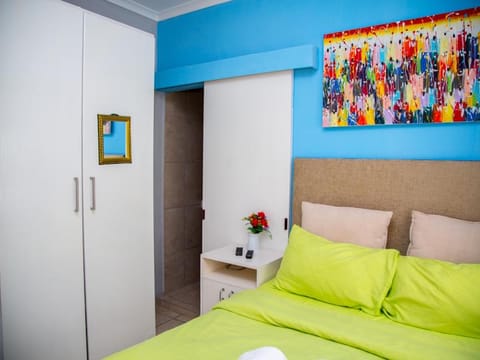 Room, 1 Bedroom, Smoking, Mountain View | 1 bedroom, iron/ironing board, free WiFi, bed sheets
