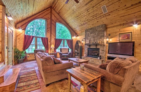 Mountain Home Vacation Rental | 4BR | 2.5BA | 2,198 Sq Ft | Stairs to Access