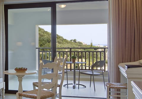 Family Connecting Rooms | Balcony