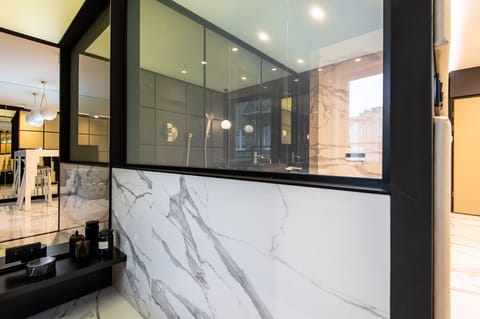 Superior Apartment | 1 bedroom, soundproofing, iron/ironing board, free WiFi