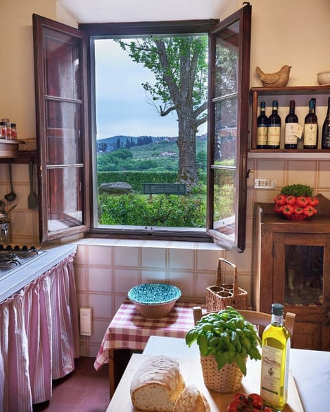 Stunning Views of the Chianti Montalbano Countryside