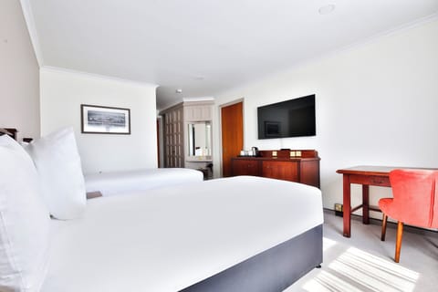 In-room safe, laptop workspace, iron/ironing board