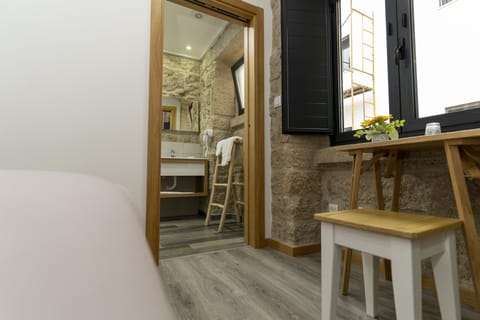 Single Room | Premium bedding, memory foam beds, minibar, desk