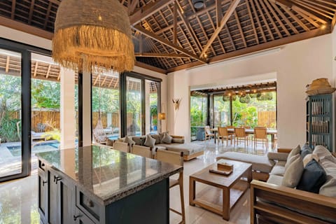 Deluxe Villa, 3 Bedrooms (6 people) | Living area | Smart TV
