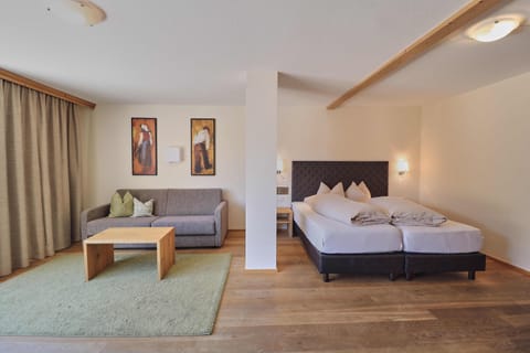 Family Room, 2 Bedrooms (Almrausch) | Hypo-allergenic bedding, in-room safe, desk, free cribs/infant beds