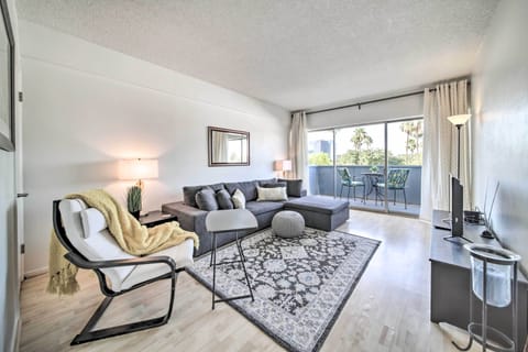 Phoenix Vacation Rental : 1BR | 1BA | 750 Sq Ft | Elevator Access
