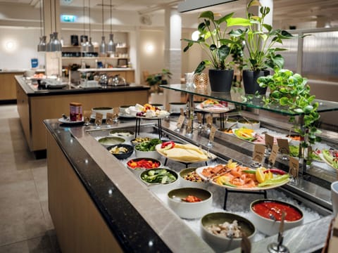 Daily buffet breakfast for a fee