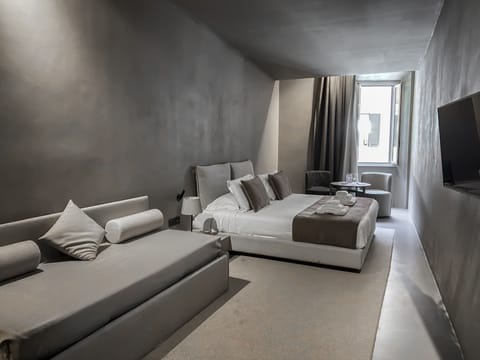 Premium Triple Room | Egyptian cotton sheets, premium bedding, down comforters, pillowtop beds