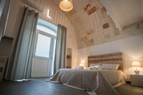 Premium bedding, down comforters, memory foam beds, laptop workspace