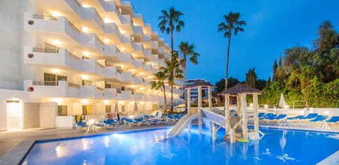 2 outdoor pools, pool umbrellas, sun loungers