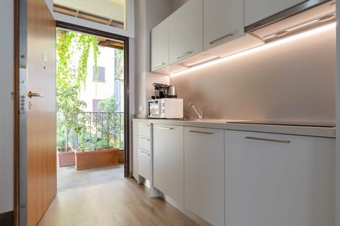 Junior BOLLO Bilo 3 (Via del Bollo 1) | Private kitchen | Espresso maker, coffee/tea maker, dining tables