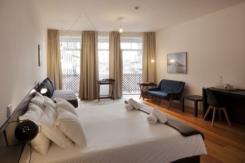 Deluxe Room, City View | Hypo-allergenic bedding, individually decorated, individually furnished