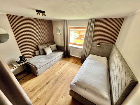 Classic Single Room, 1 Twin Bed | Individually decorated, desk, blackout drapes, free WiFi