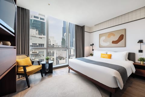 Premier King Room | In-room safe, blackout drapes, iron/ironing board, WiFi (free)