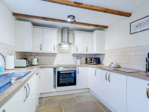 Kitchen | Barn View, Clay Cross