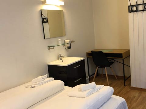 Free WiFi, bed sheets