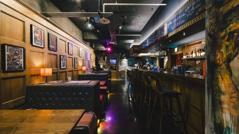 Lobby lounge