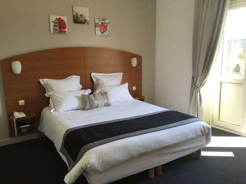 Comfort Double Room | Desk, iron/ironing board, free WiFi