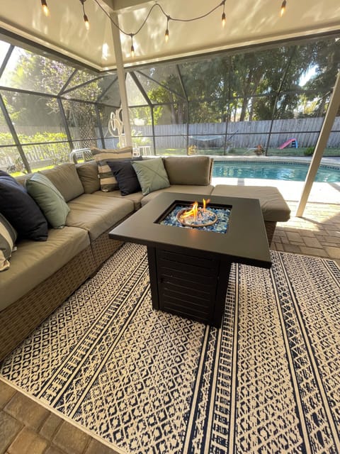 Outdoor fire pit. Please note guests are responsible for refilling propane