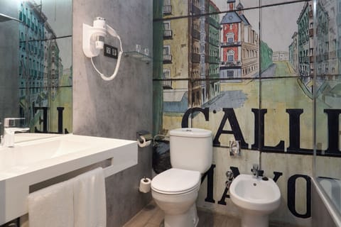 Double room with rollaway bed | Bathroom | Free toiletries, hair dryer, towels