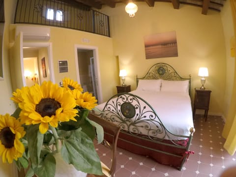 Deluxe Double Room, City View | Minibar, in-room safe, individually decorated, individually furnished