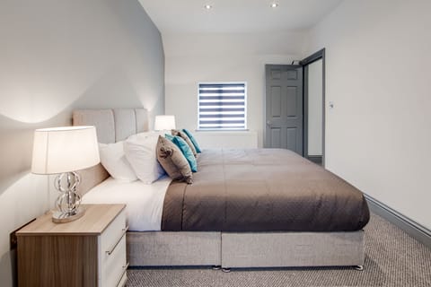 House | 4 bedrooms, iron/ironing board, free WiFi, bed sheets