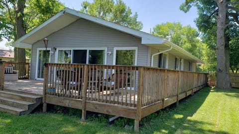 Back deck has a veiw of the Saginaw Bay