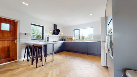 Luxury House with Hot Tub (No Dogs/Pets) | Private kitchen | Mini-fridge, microwave, stovetop, electric kettle