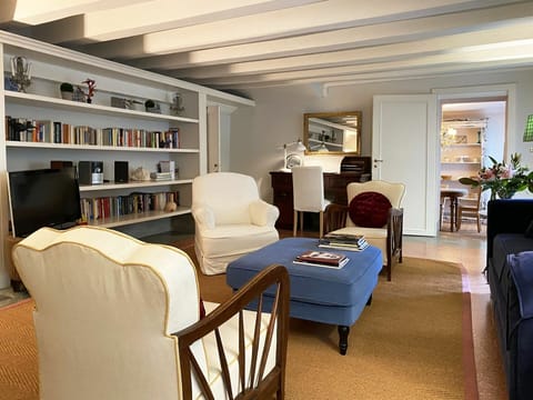 Common Room, Living Room