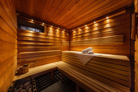 Luxury House, Private Bathroom (Le Domaine du Verger) | Spa | Sauna, hot tub, steam room