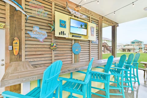 Enjoy an ice cold beverage downstairs at the Claws and Effects bar!