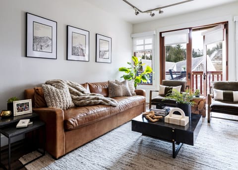 Get cozy. Stay stylish.