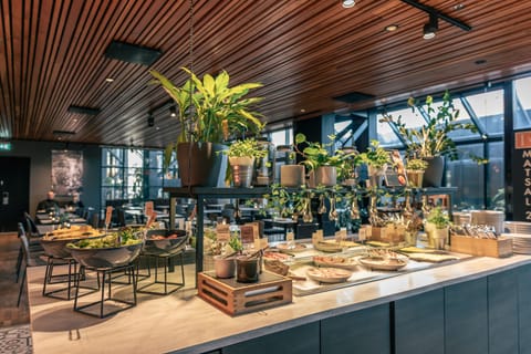 Daily buffet breakfast for a fee