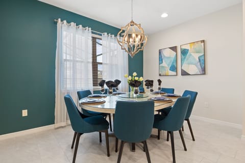 Gorgeous dining table