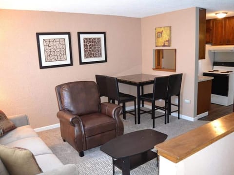 Apartment, 2 Bedrooms | Living area