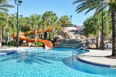 House, 5 Bedrooms | Pool