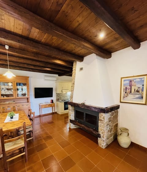 House, 2 Bedrooms, Accessible, Patio | Lounge