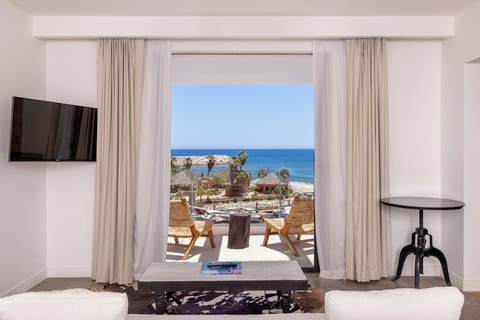 Deluxe Suite, One Bedroom | Premium bedding, minibar, in-room safe, desk