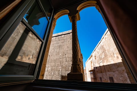 Suite (Aragona) | Premium bedding, down comforters, pillowtop beds, minibar