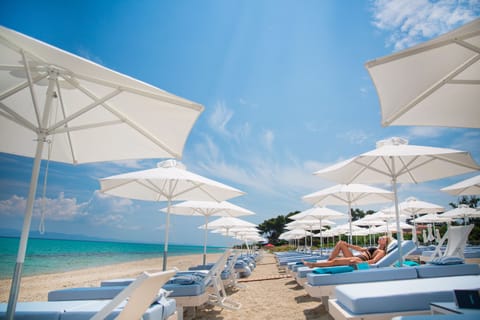 Private beach, sun loungers, beach umbrellas, beach towels