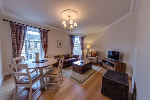 Apartment | Living area | Flat-screen TV