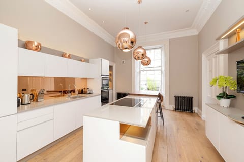 Apartment | Living area | TV