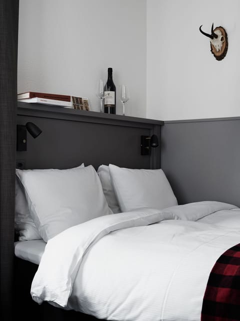 Comfort Double Room, 1 Queen Bed (Mini) | Individually decorated, individually furnished, free WiFi, bed sheets