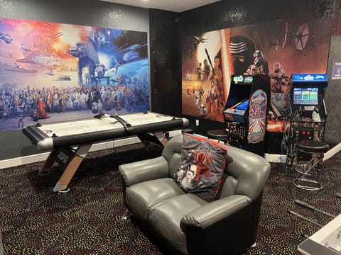 Welcome To Lily Pad In Windsor Hills Resort!  Star Wars Theme FUN Game Room-Air Hockey and 2 Arcade Games (FREE To Play!)