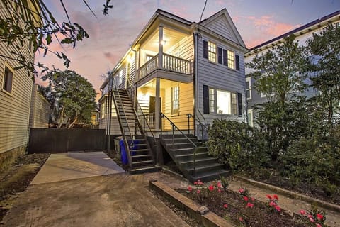Casa Bella - Your Oasis in the Heart of Charleston