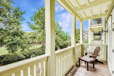 30A LUXURY VACATIONS presents… Percy's Flat - Escape to this newly-remodeled retreat in the heart of Rosemary Beach, where your private balcony overlooks the concerts and activities of St. Augustine Green