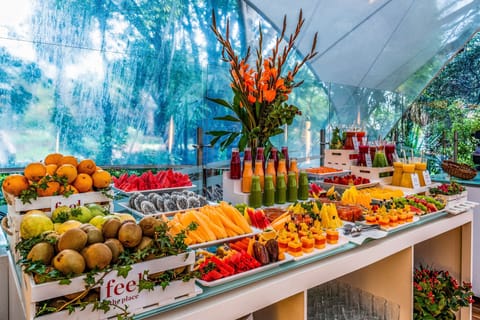Daily buffet breakfast for a fee