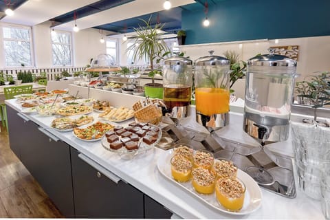 Daily buffet breakfast for a fee