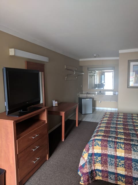 Deluxe Room, 2 Double Beds | Desk, free WiFi, bed sheets